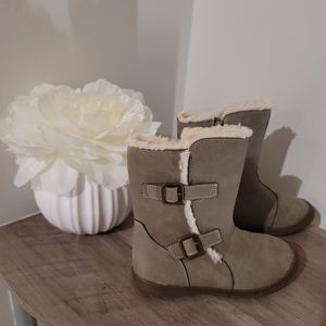 OshKosh B Gosh Boys Girls Boots Size 12M Taupe Shoes Faux fur -New without tags
